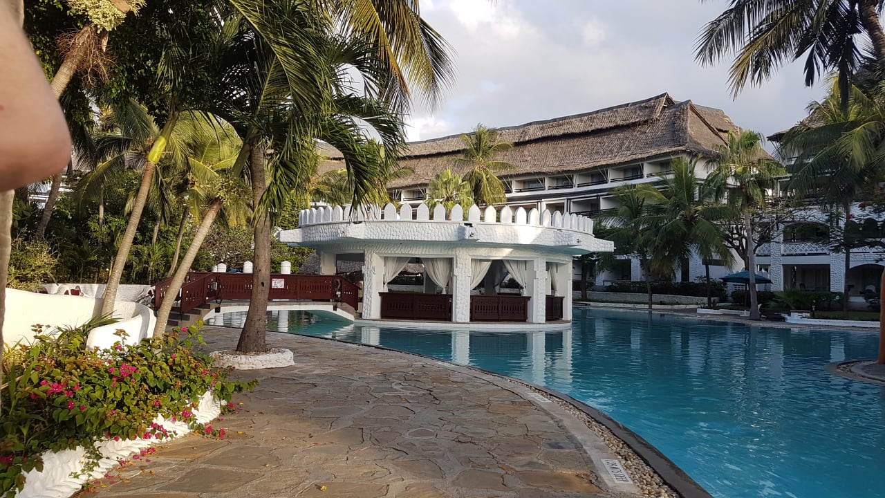 Pool Hotel Southern Palms Beach Resort