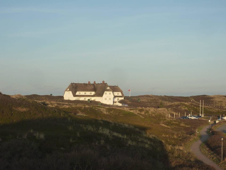 Zur Westseite mit Söllring Hof Dünenhotel Alt-Rantum