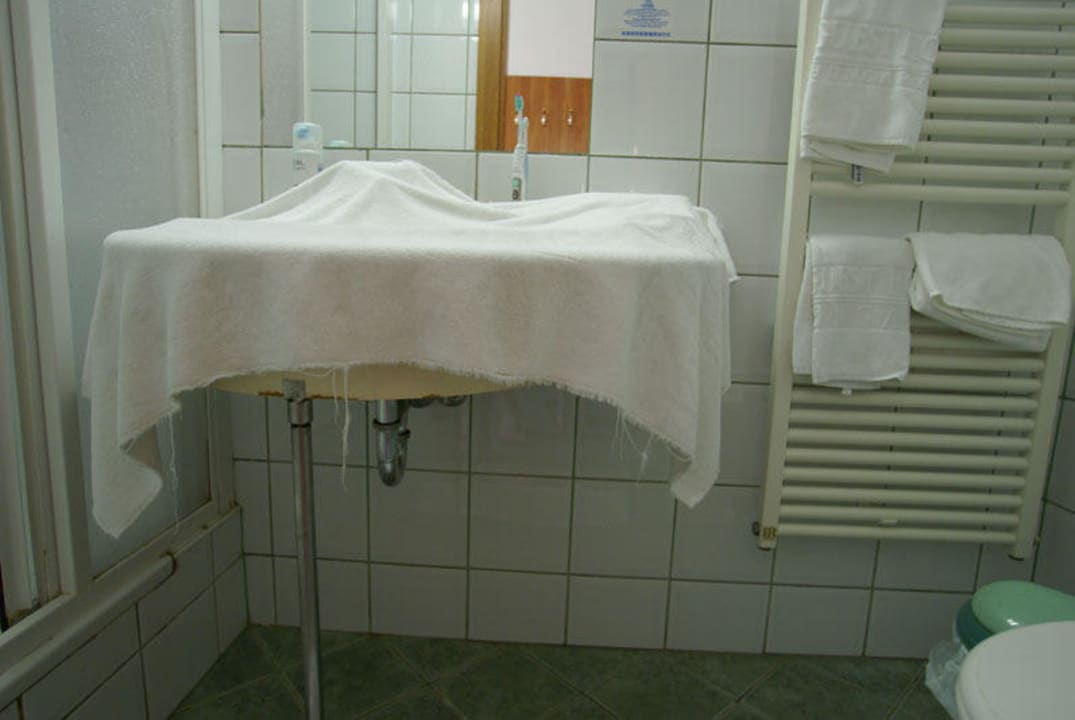 Ausgefranzte Wäsche Hunguest Hotel Millennium