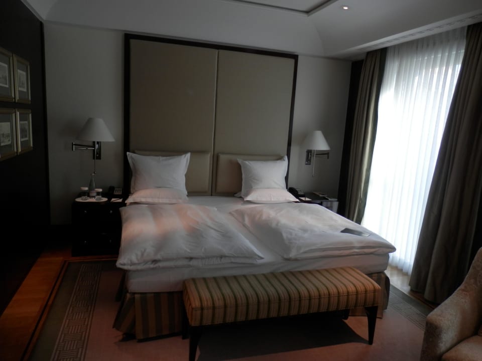 Schönes Schalfzimmer Hotel Adlon Kempinski Berlin