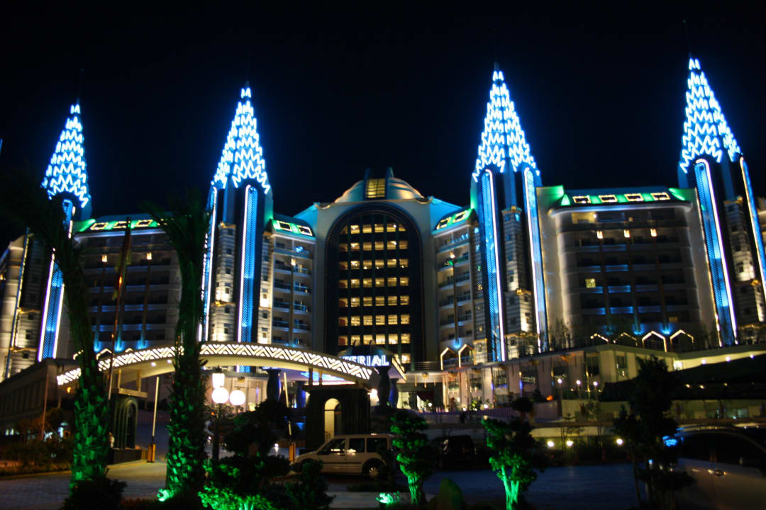 Hotel bei Nacht Hotel Delphin Imperial