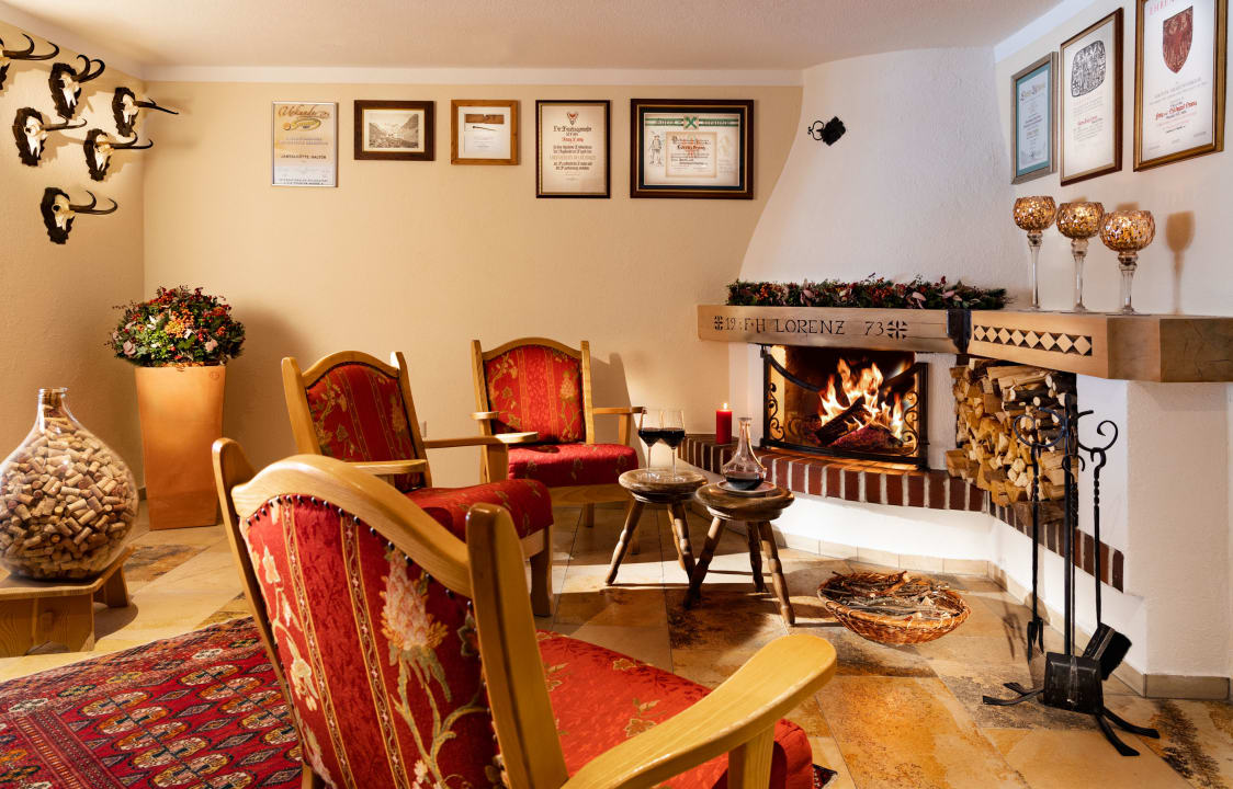 Lobby Alpenhotel Tirol