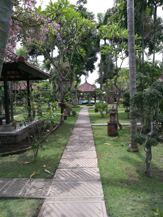 Gartenanlage Tirtasari Bungalows