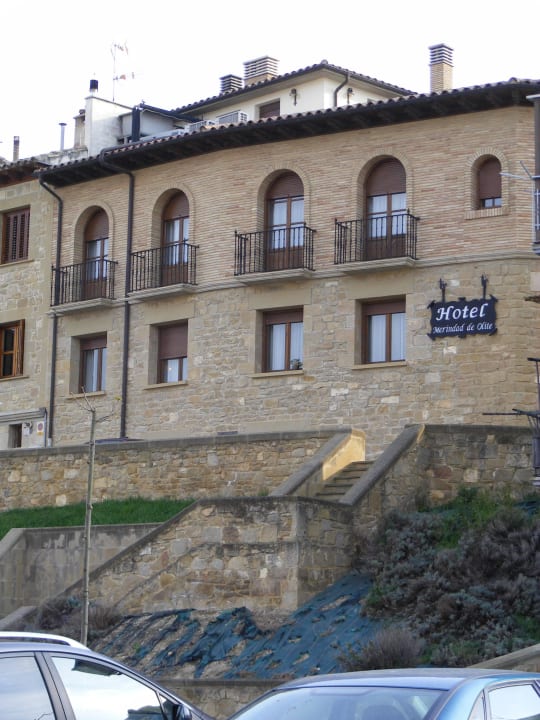 Ansicht von ausserhalb der Stadtmauer  Hotel Merindad de Olite
