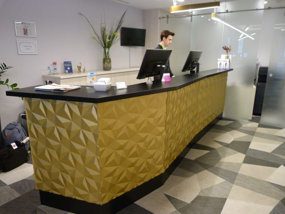 Lobby H+ Hotel Wien