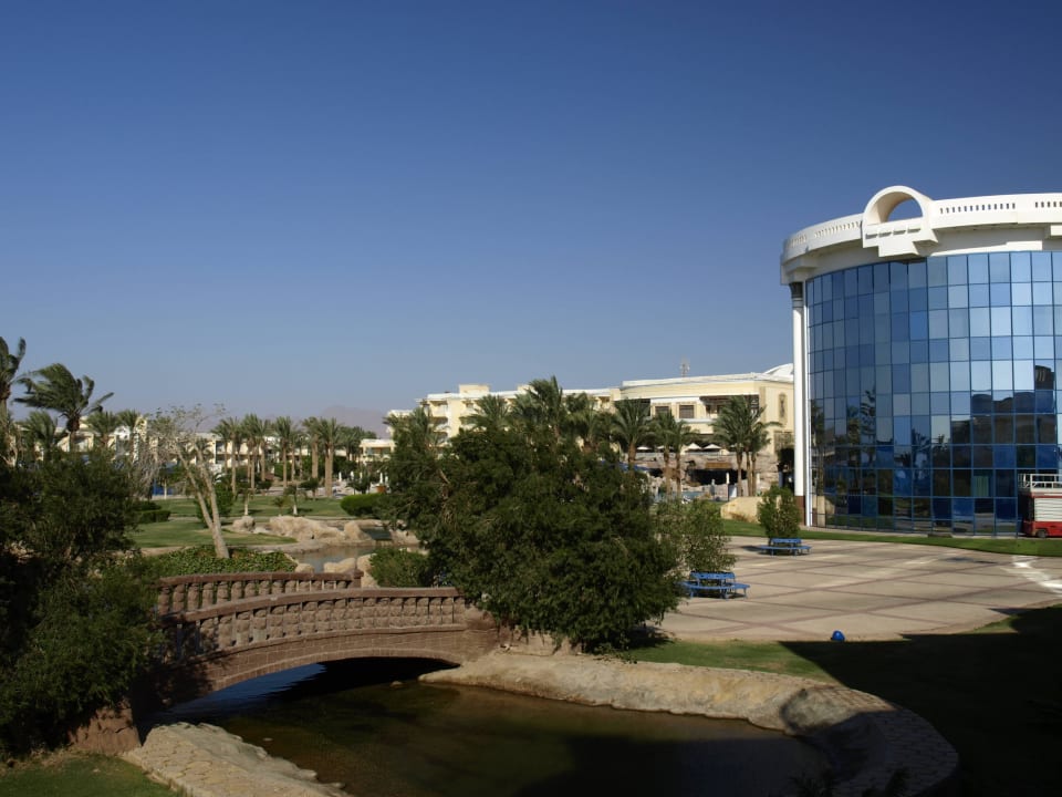 Blick auf die Anlage vom Strand Palm Royale Resort - Soma Bay