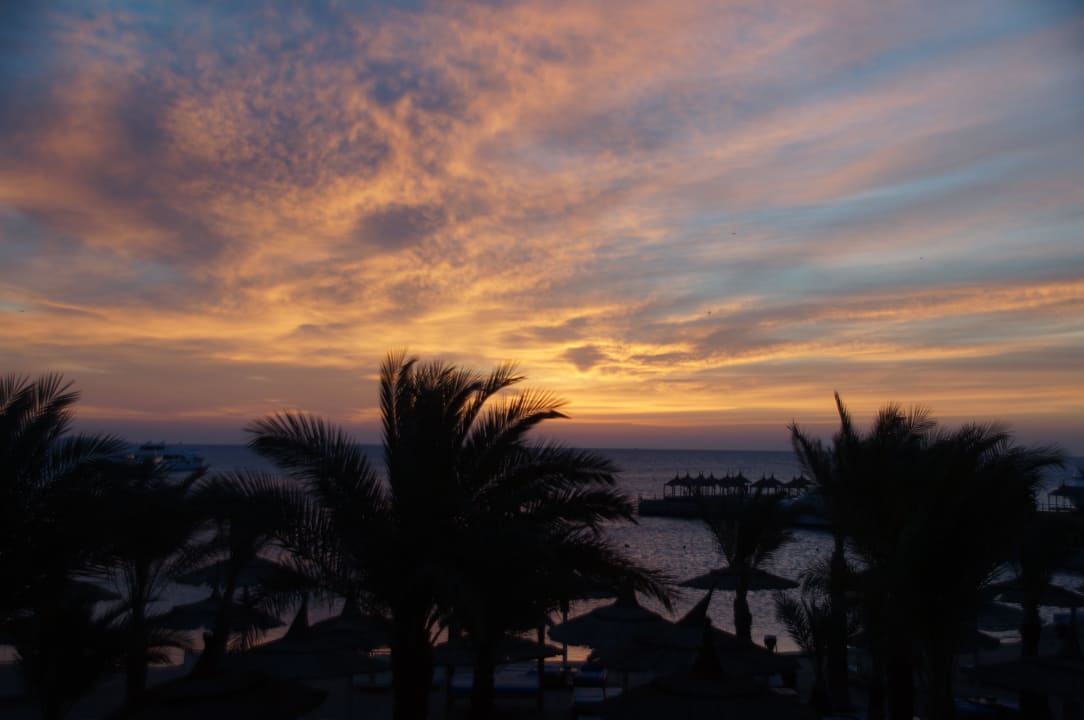 9 Beach Albatros Resort