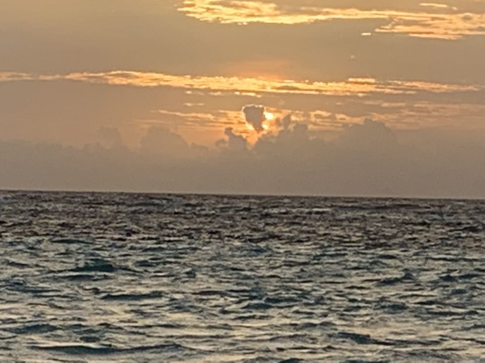 Strand Kuredu Island Resort & Spa