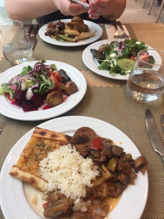 Gastro Acanthus Cennet Barut Collection