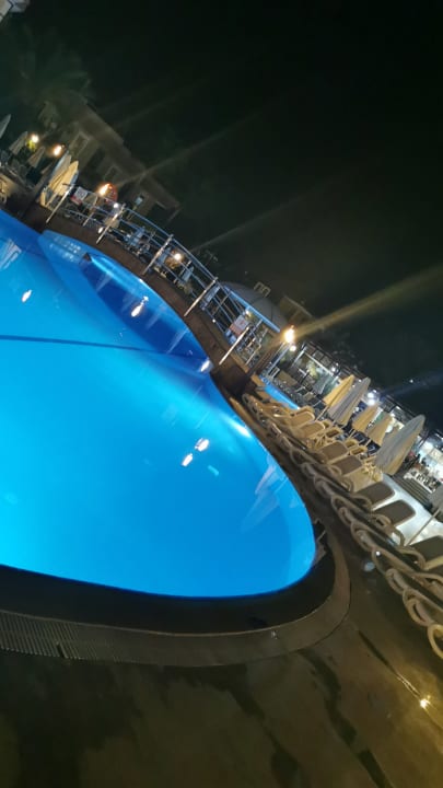 Pool Club Dizalya