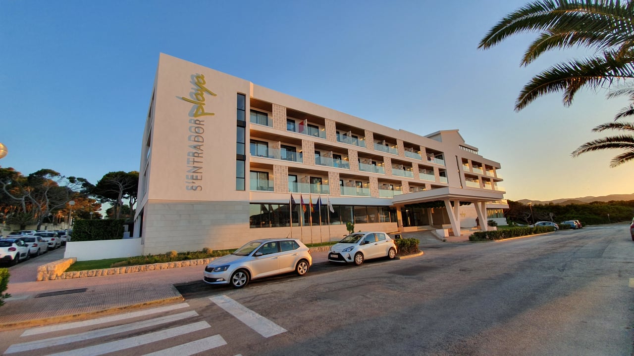 Außenansicht Hotel & Spa S'Entrador Playa