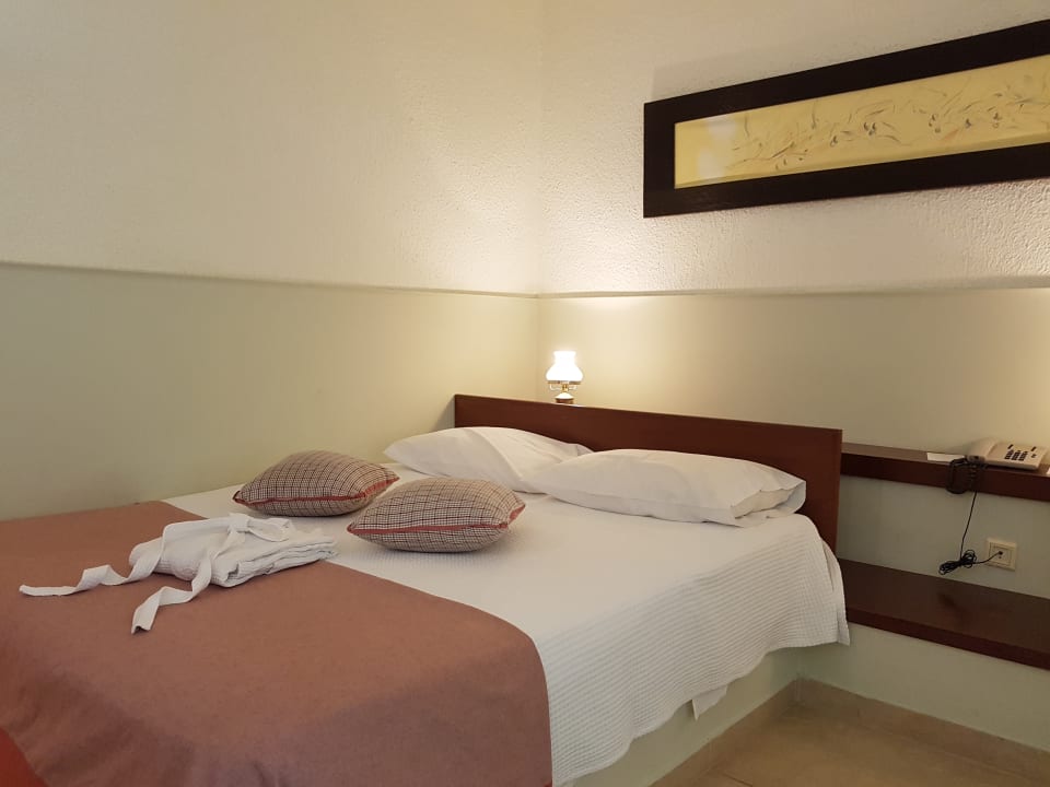 Zimmer Apollonia Beach Resort & Spa