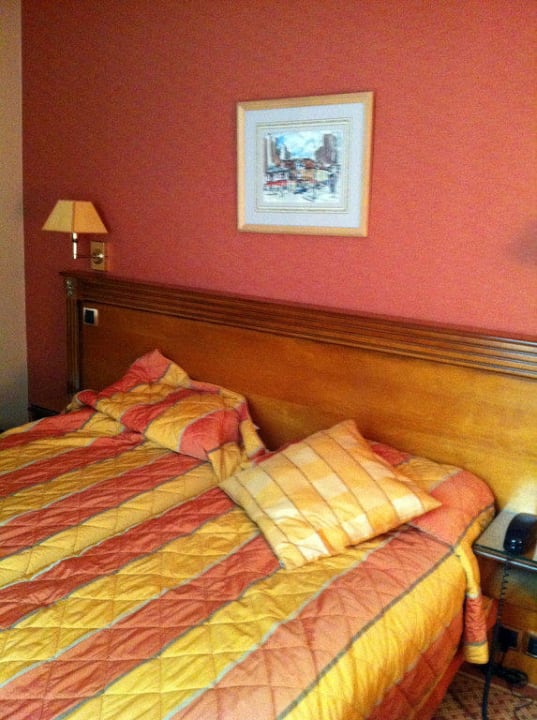 Bett Hotel des Arts Montmatre