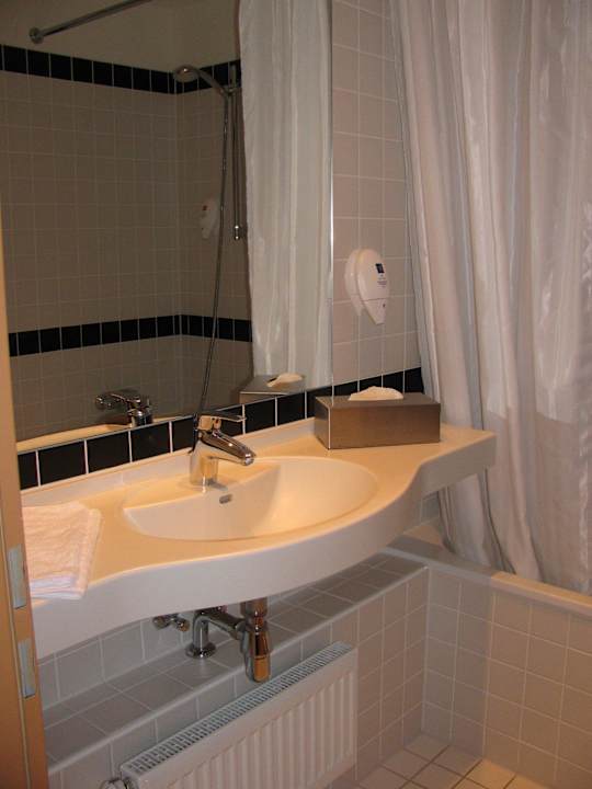 Badezimmer acom Hotel München