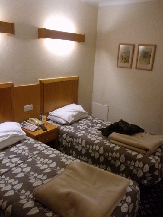 Vom Platz her völlig ausreichend für zwei Personen Hotel Tavistock