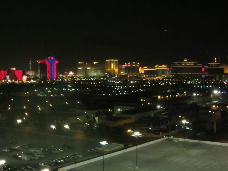 Ausblick auf den Strip  The Orleans Hotel & Casino