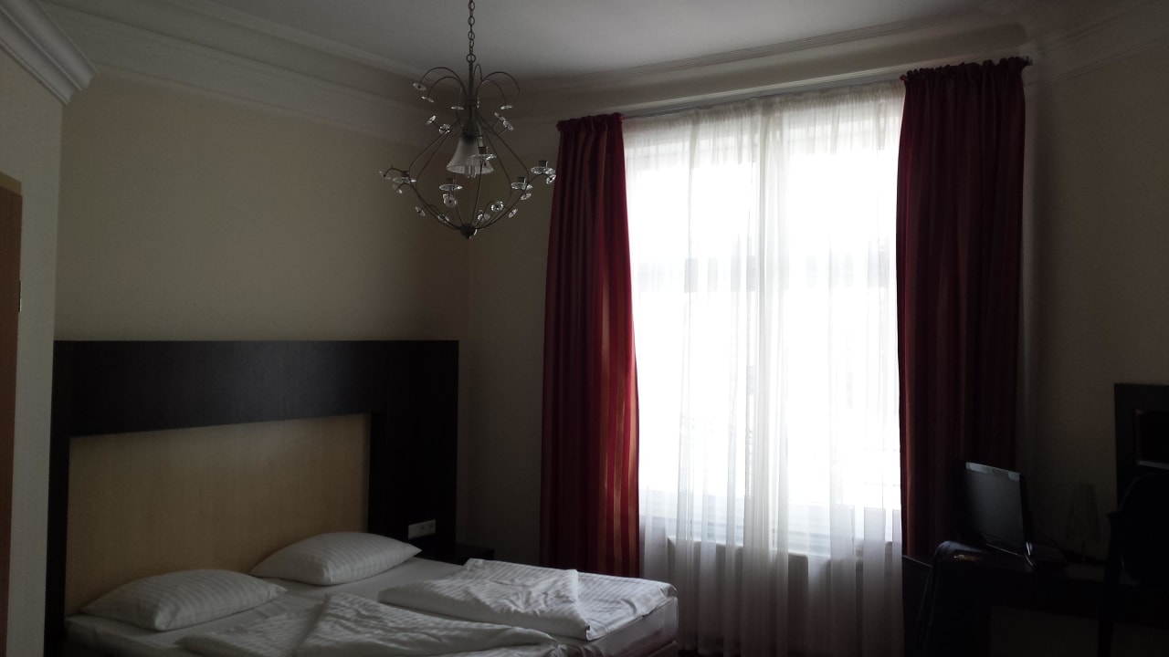Gemütliches sauberes Zimmer mit Hinterhofblick Garner Hotel Hamburg - Graf Moltke