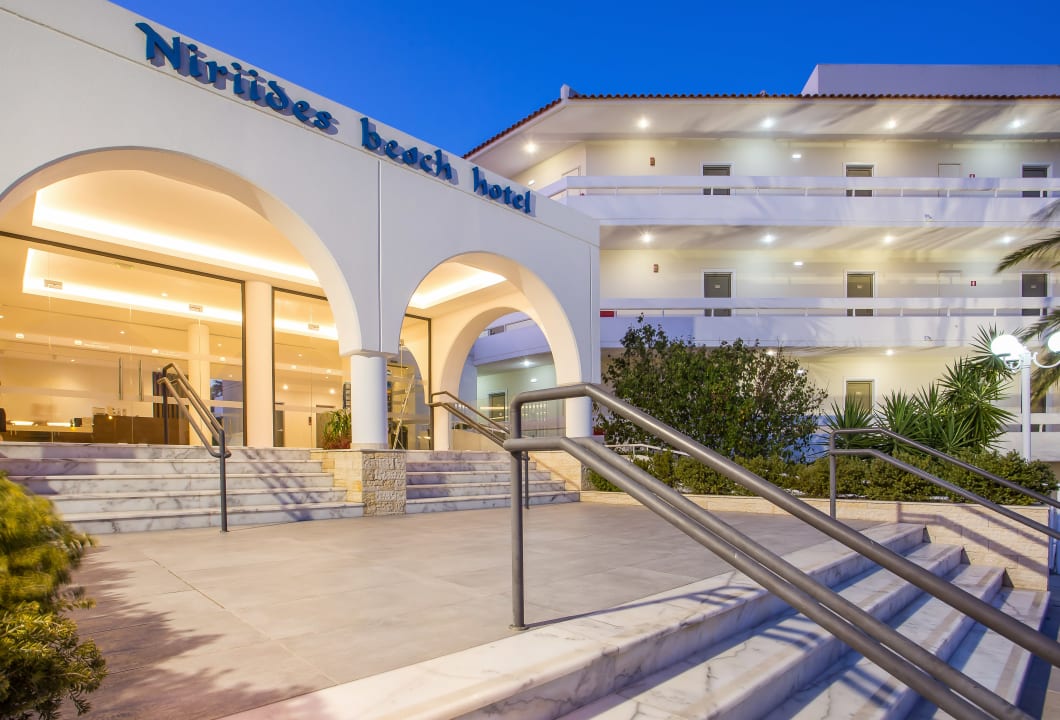Außenansicht Niriides Hotel