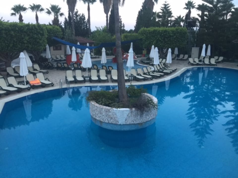 Pool Club Grand Side