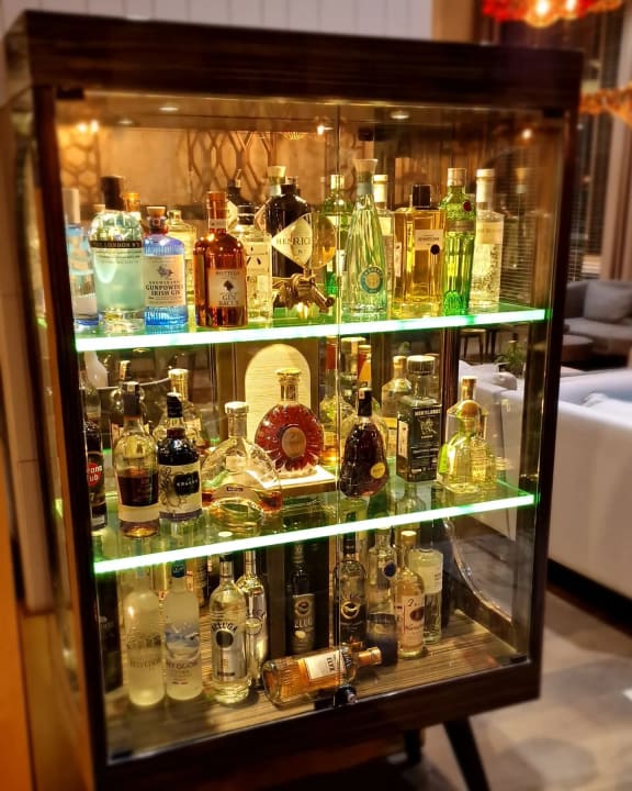 Gastro Acanthus Cennet Barut Collection