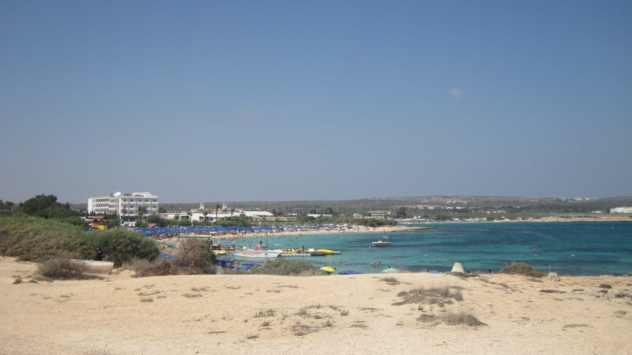 Ausblick auf die Bucht Asterias Beach