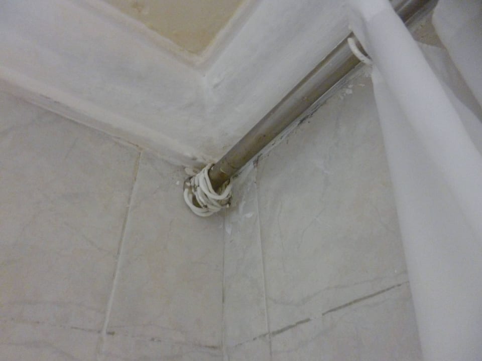 Schimmel und Rost in der Dusche Hotel Riu Palace Punta Cana