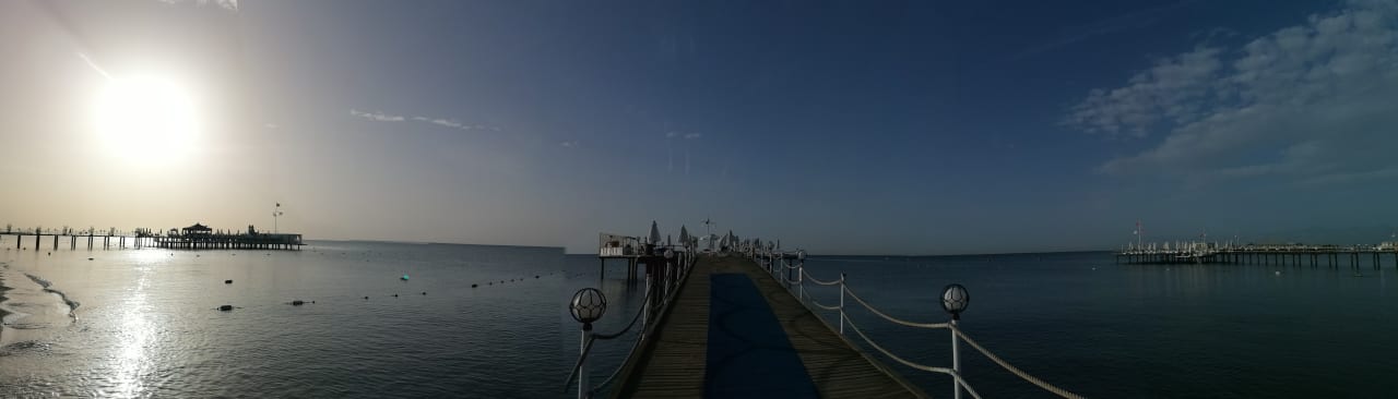 Strand Saturn Palace Resort Hotel