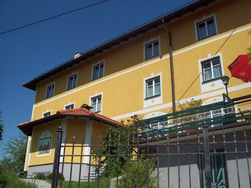 Hinteransicht Hotel Reiterhof Pichler und Nebenhäuser