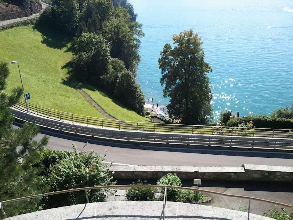 Strasse direkt unter Fenster See- und Seminarhotel FloraAlpina