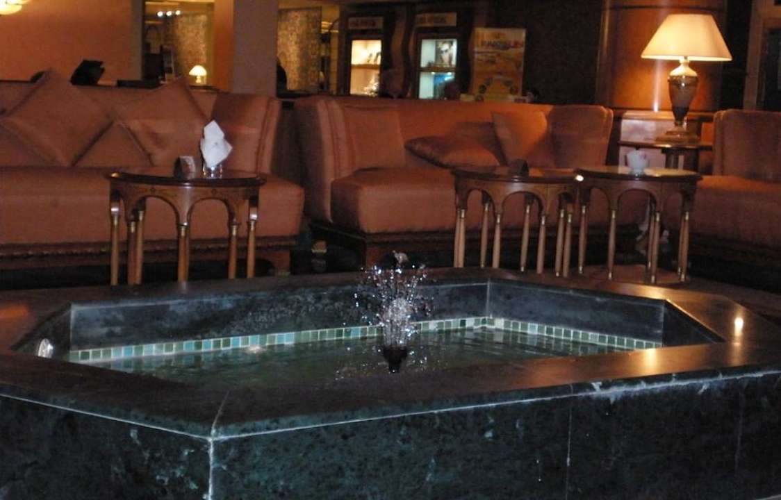 Ein kleiner Springbrunnen Hilton Garden Inn Ras Al Khaimah