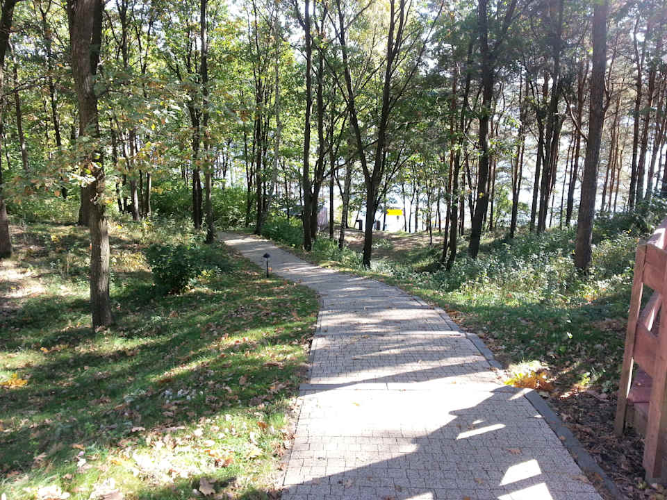 Zejście do pomostu  Hotel Pan Tadeusz