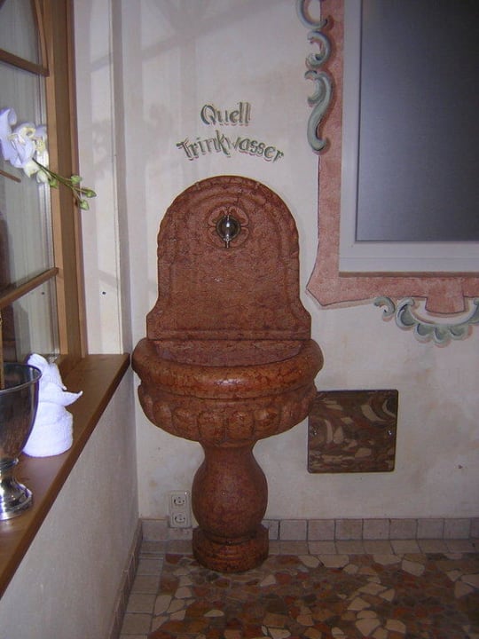 Quellwasser im Wellnessbereich Activehotel Bergkönig