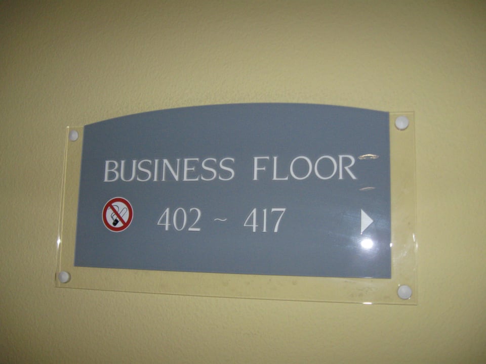 Beschriftung der 4. Etage Vienna House Easy Berlin