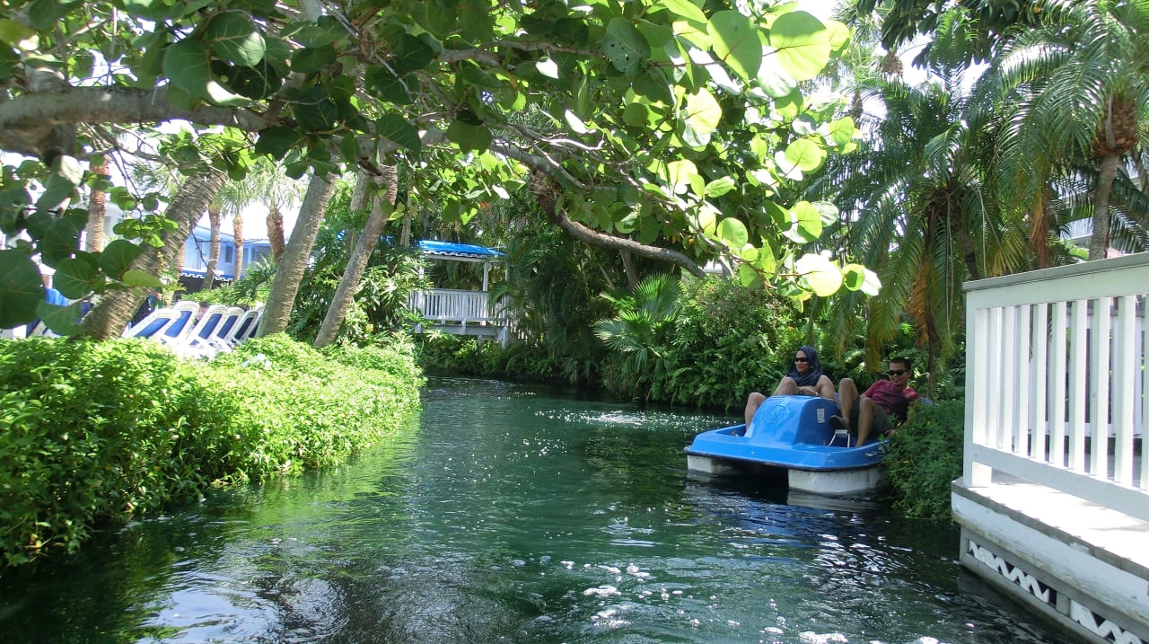 Fluß durchs Hotel Hotel Tradewinds Island Grand Resort