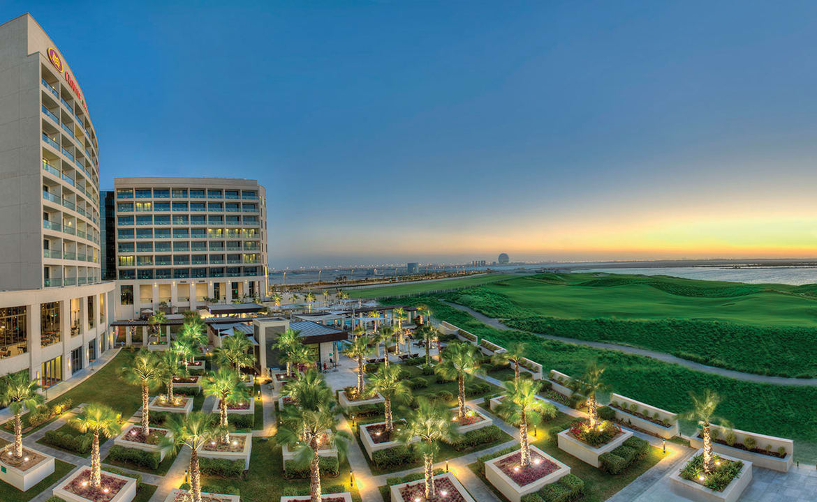 Außenansicht Crowne Plaza Hotel Yas Island