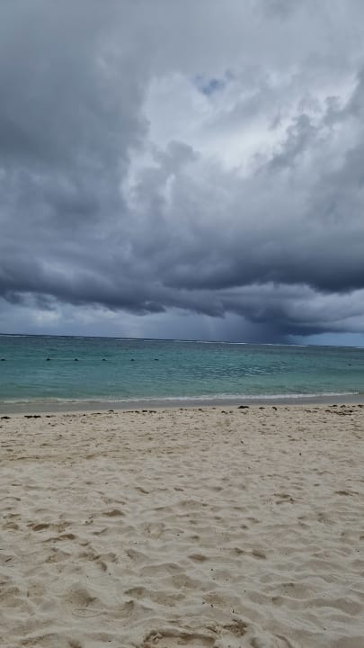 Strand Crystals Beach Resort Belle Mare, a member of Radisson Individuals