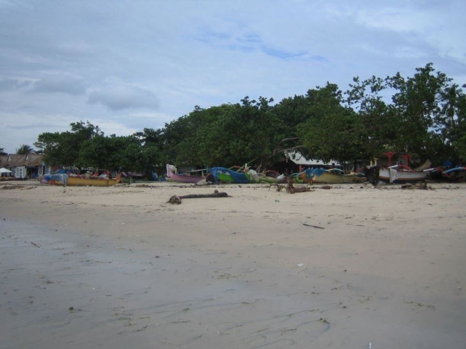Fischerboote am Strand InterContinental Bali Resort