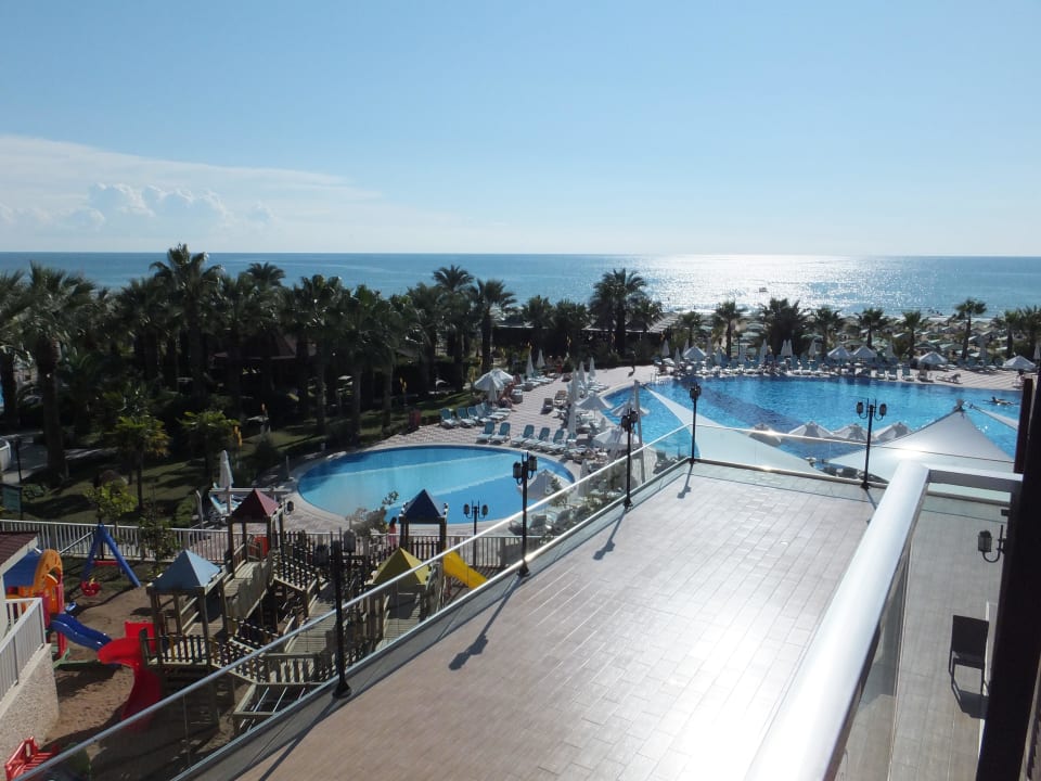 Kinderpool und Hauptpool Paloma Oceana