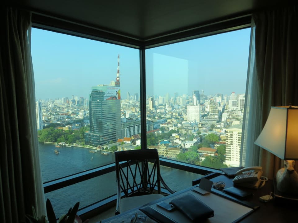 Ausblick aus dem Zimmer 28. Stock Hotel The Peninsula Bangkok