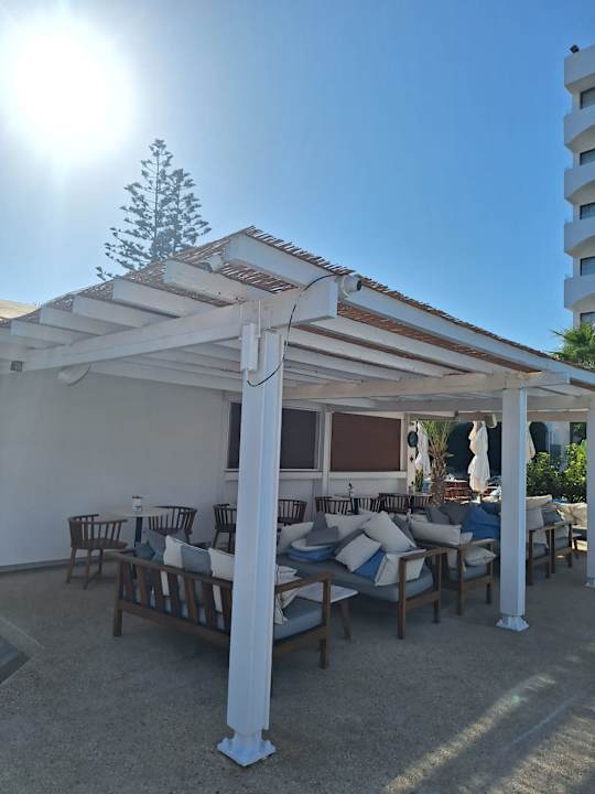 Gastro Crystal Springs Beach Hotel