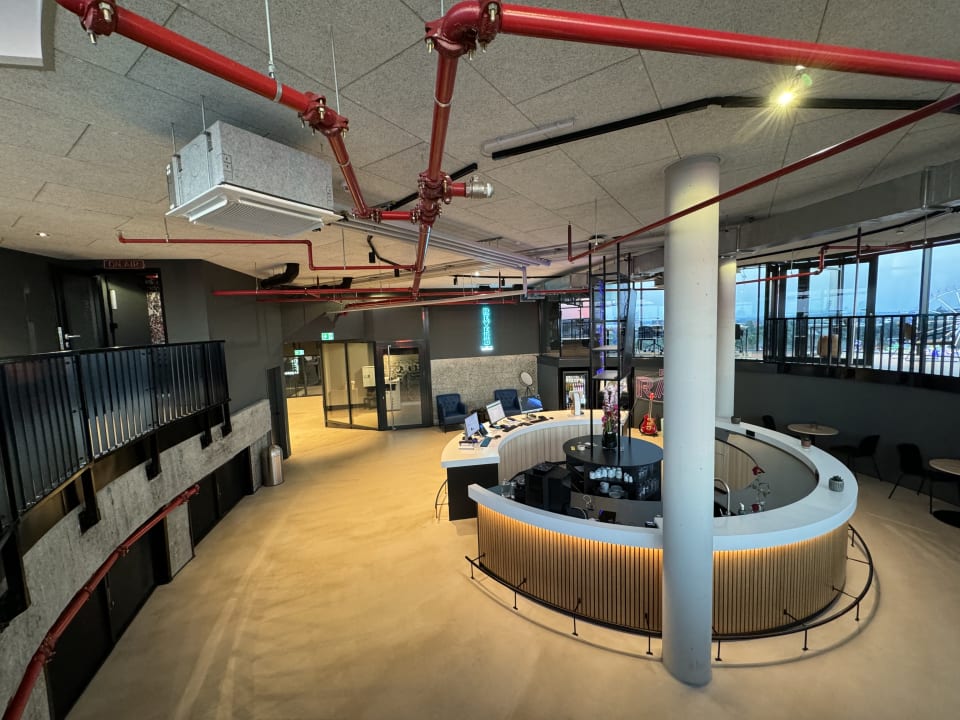 Lobby REVERB by Hard Rock Hamburg