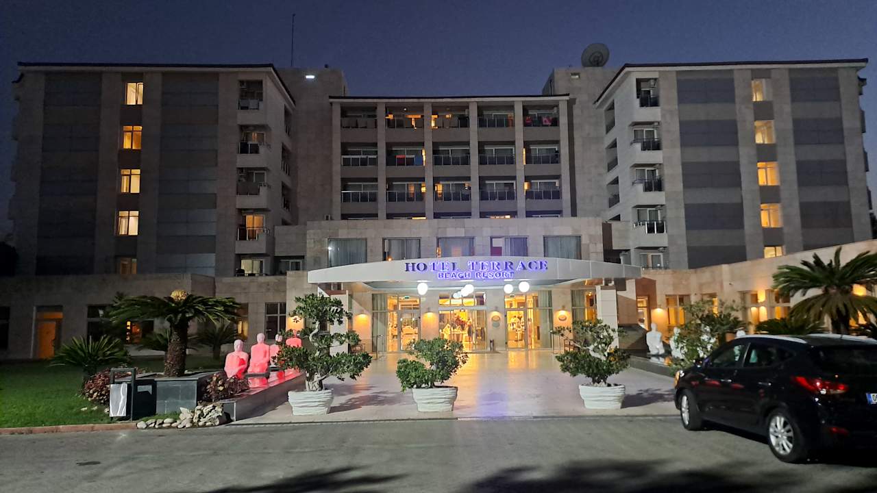 Außenansicht Hotel Terrace Beach Resort
