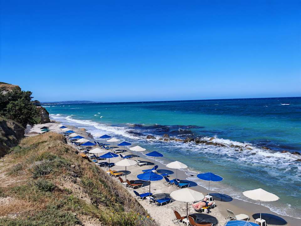 Strand Hotel Kouros Palace