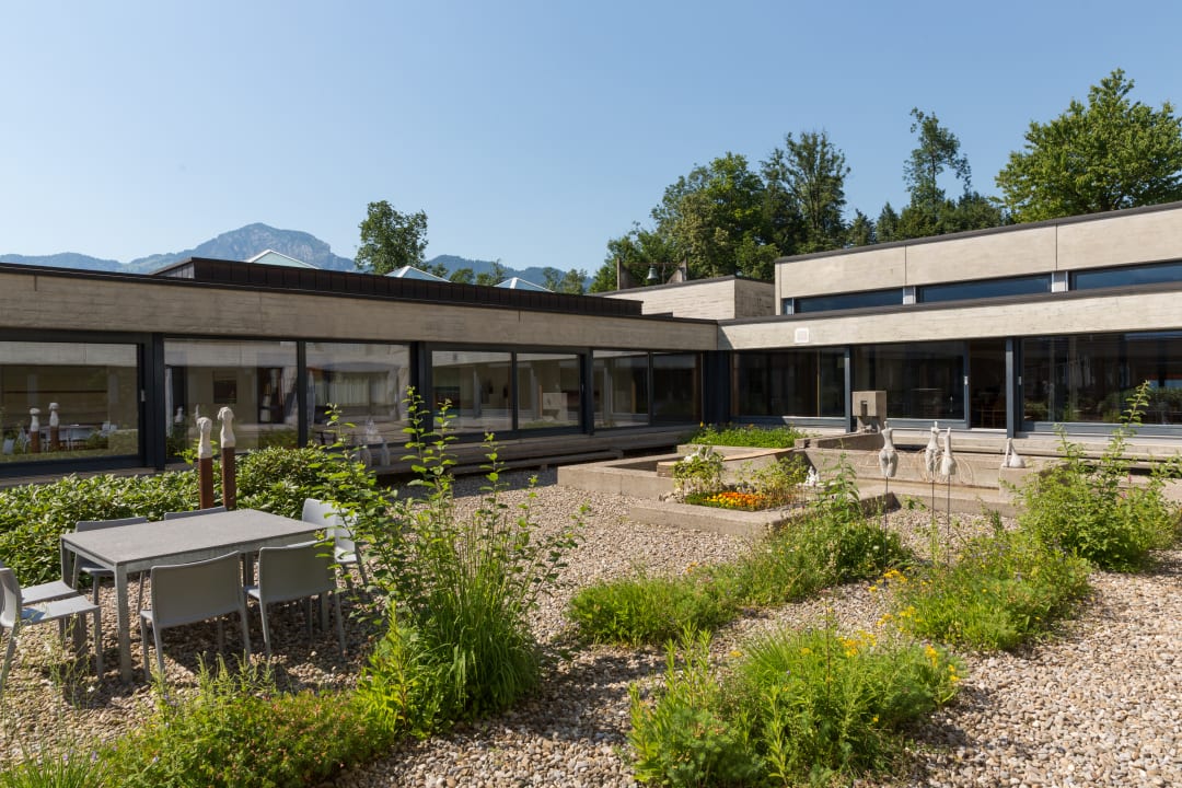 Gartenanlage B & B Hotel Garni Mattli Antoniushaus Übernachtung Frühstück