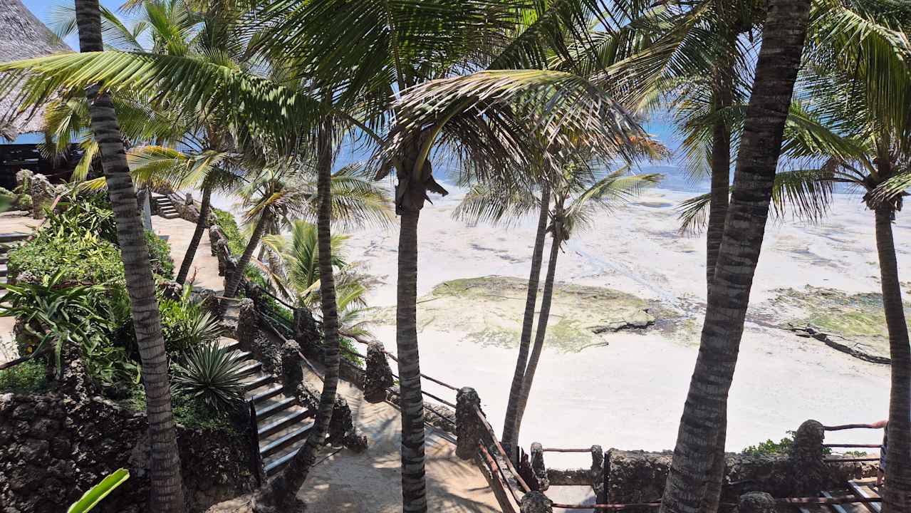 Strand Bahari Beach Hotel