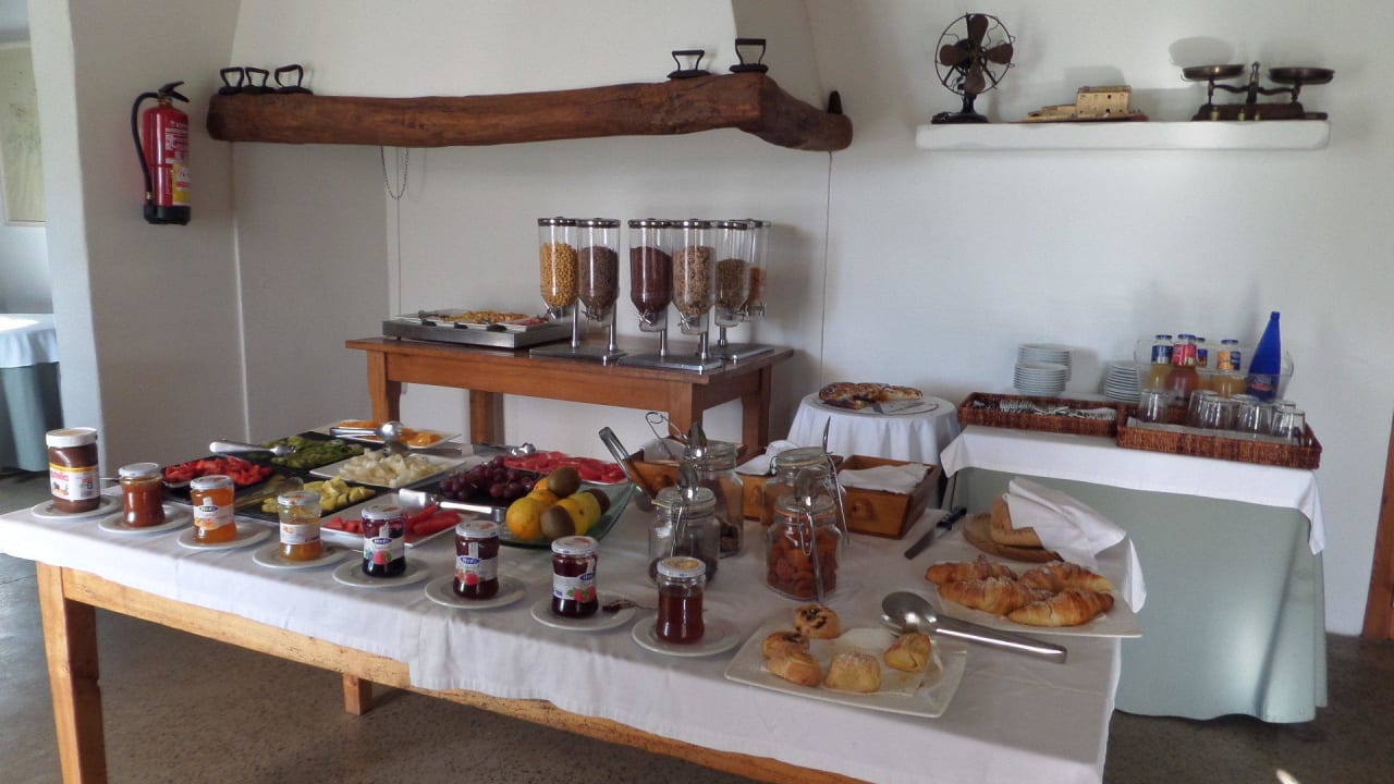 Das üppige Frühstücksbuffet Hotel Ses Cases de Fetget