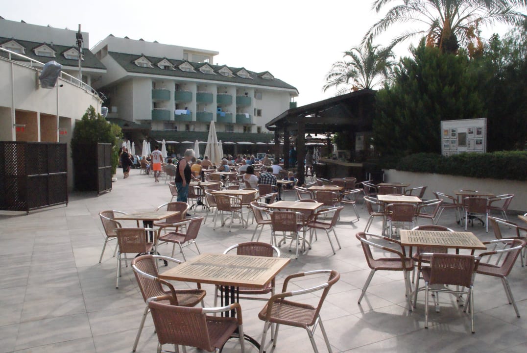 Poolbar Side Breeze Hotel