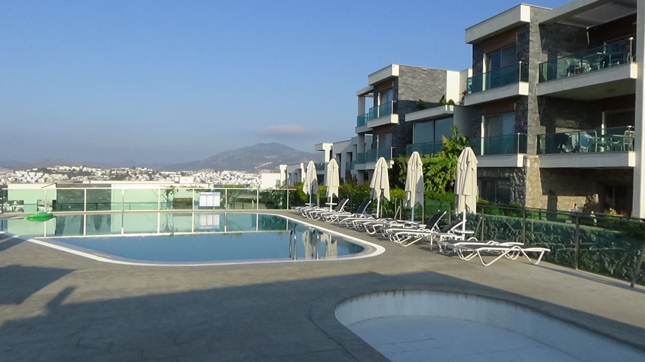 Pool Degirmenburnu Residenz