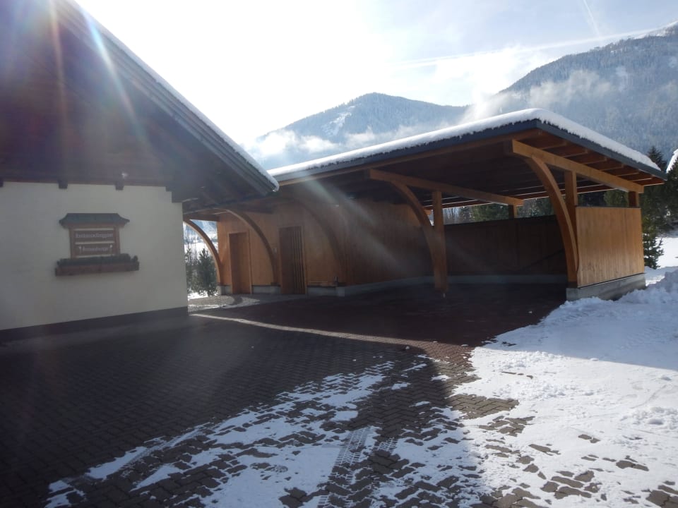 Carport für die Ferienwohnungen  Graggaber im sonnigen Süden Salzburgs
