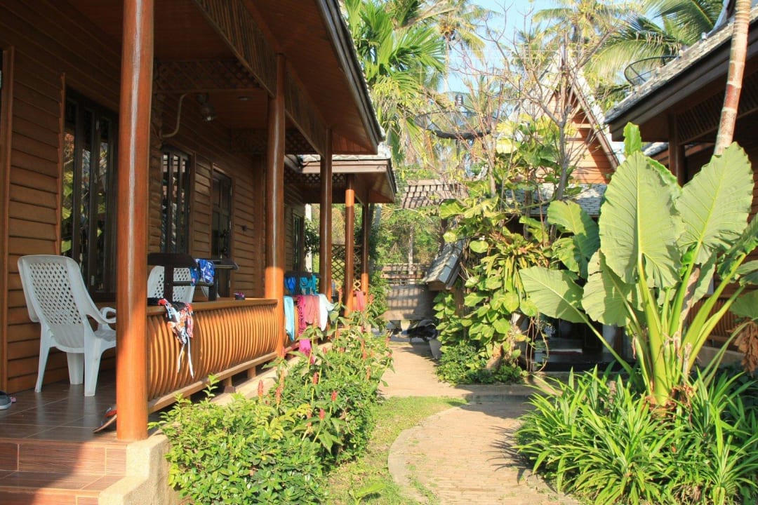 Blick Richtung Rezeption Hotel Baan Pakgasri Hideaway